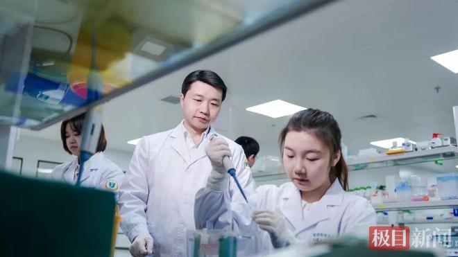 扎根家鄉(xiāng)護心腦健康！80后教授楊簡斬獲湖北科技進步一等獎(圖5)